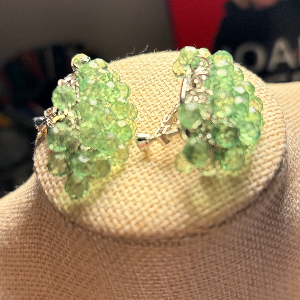 Joan Rivers Classic Collection 
Cha Cha  Green Cluster Screw back